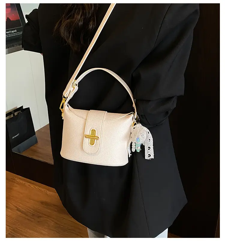 Pink Leather Shoulder Bag for Women 2025 — feature 3