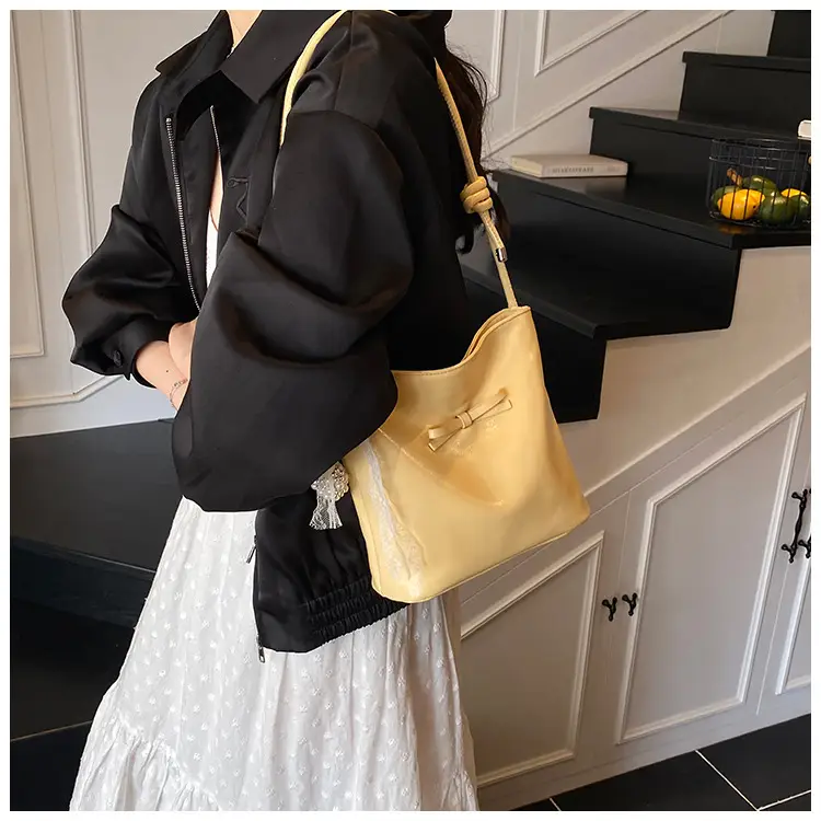 Light Blue Bow Shoulder Bag for Women 2025 — feature 39