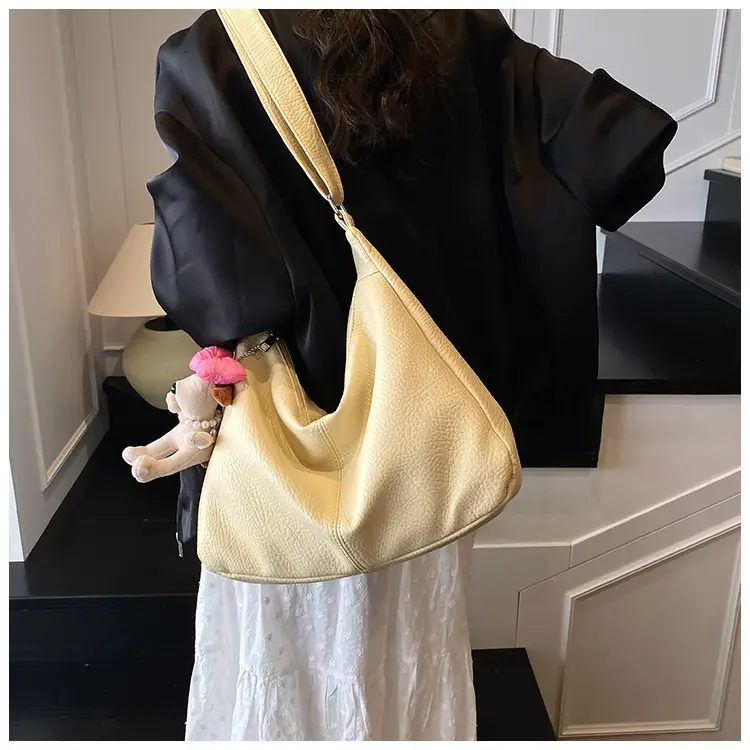 Women's Korean Style Large Capacity Tote Bag Beige 2025 — feature 40