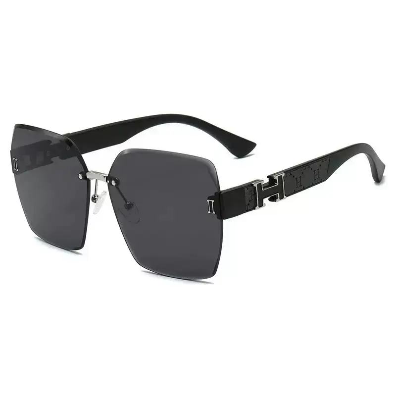 Elegant Black Diamond Frame Sunglasses for Women