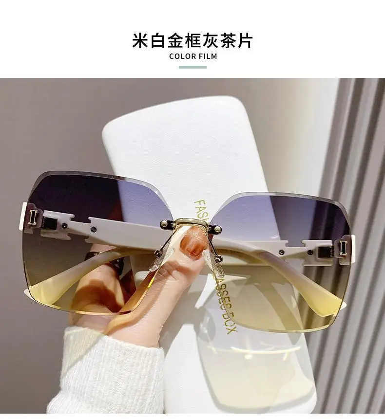 Elegant Black Diamond Frame Sunglasses for Women — feature 11