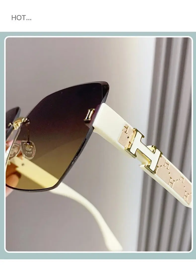 Elegant Black Diamond Frame Sunglasses for Women — feature 4