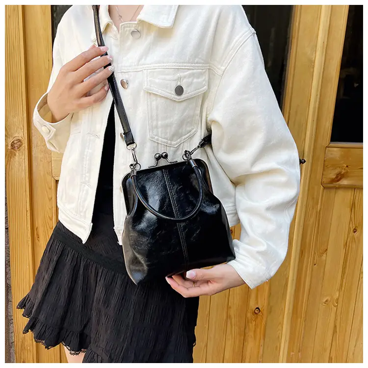 Retro Red Leather Shoulder Bag for Women 2025 — feature 11