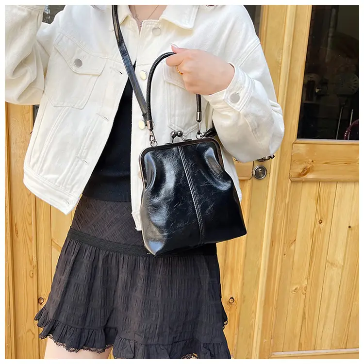 Retro Red Leather Shoulder Bag for Women 2025 — feature 12