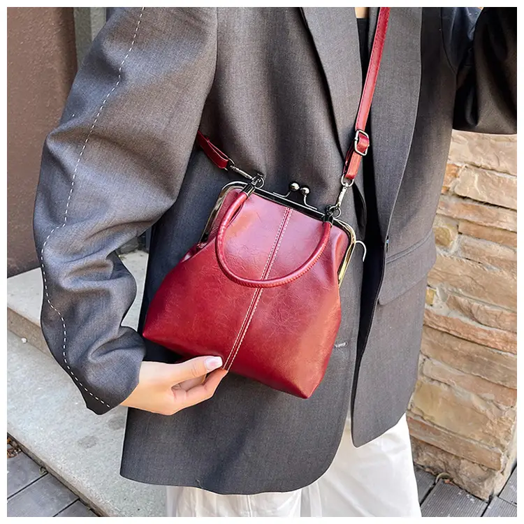 Retro Red Leather Shoulder Bag for Women 2025 — feature 17