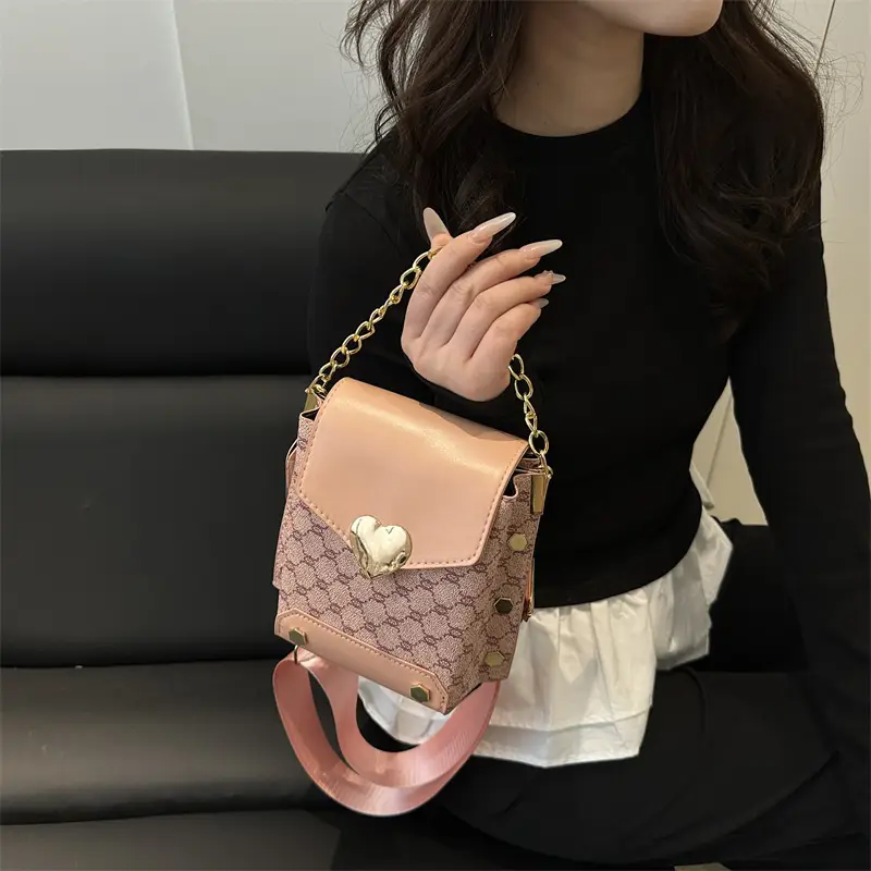 Retro Crossbody Bag White Gold Chain 2025 Trend - Image 8