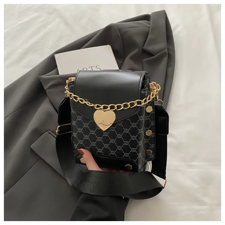 Retro Crossbody Bag White Gold Chain 2025 Trend - Image 3