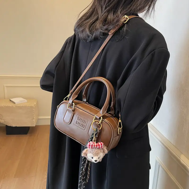 2025 Women's Black Textured Shoulder Bag with Flower Tassel - Image 5