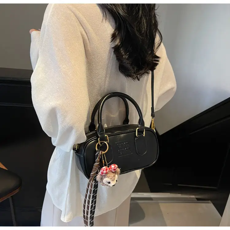 2025 Women's Black Textured Shoulder Bag with Flower Tassel — feature 12