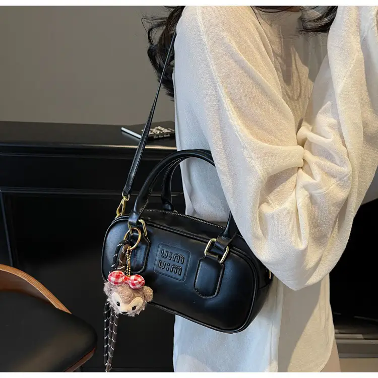 2025 Women's Black Textured Shoulder Bag with Flower Tassel — feature 14