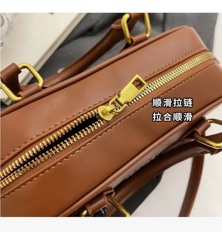 2025 Women's Black Textured Shoulder Bag with Flower Tassel — feature 4