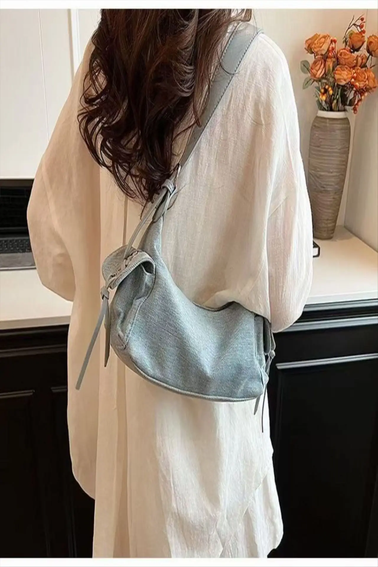 Retro Red Leather Commuter Bag for Women — feature 13