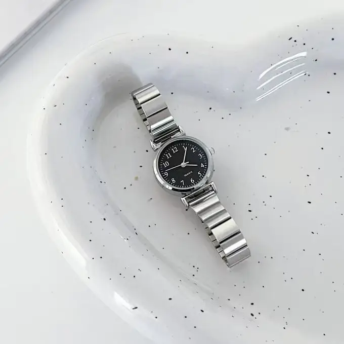 Cross-border Hot Sale New Style silver Elegant Bamboo Chain Watch Women High School Students Simple Fashion Light Luxury Small Dial