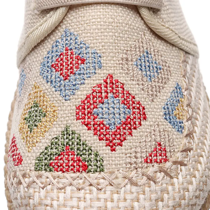 New Old Beijing Cloth Shoes Ethnic Style Breathable Flat Soft Bottom Casual Middle-aged and Elderly Mother Non-slip Slip-on Shoes - Image 7