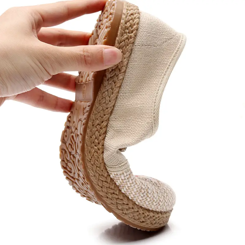 New Old Beijing Cloth Shoes Ethnic Style Breathable Flat Soft Bottom Casual Middle-aged and Elderly Mother Non-slip Slip-on Shoes — feature 2