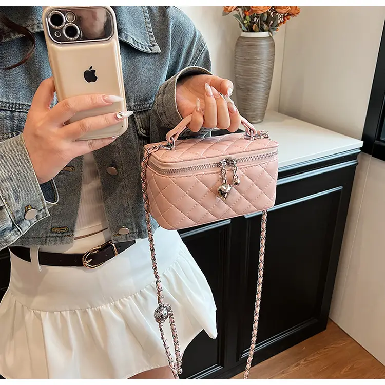 White Quilted Chain Bag for Women Spring 2026 — feature 15
