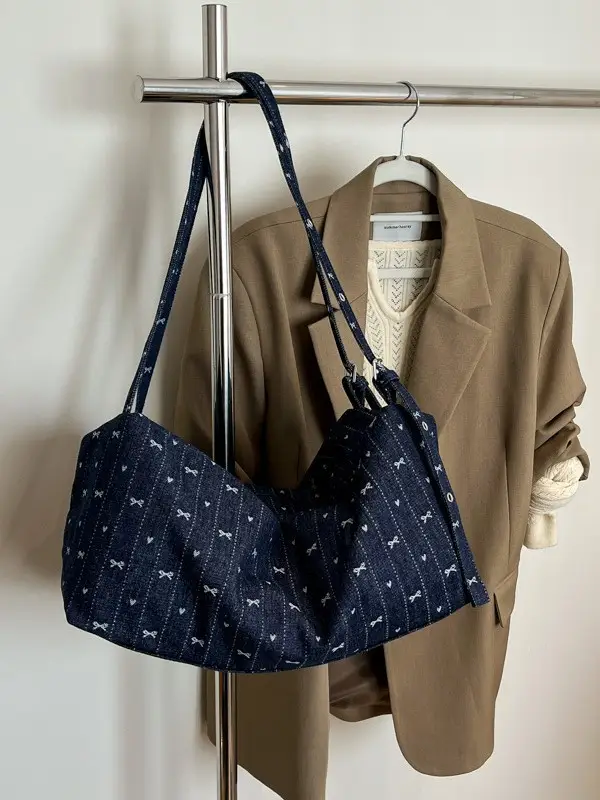 Blue Women's Large Tote Bag for Summer Commute - Image 6