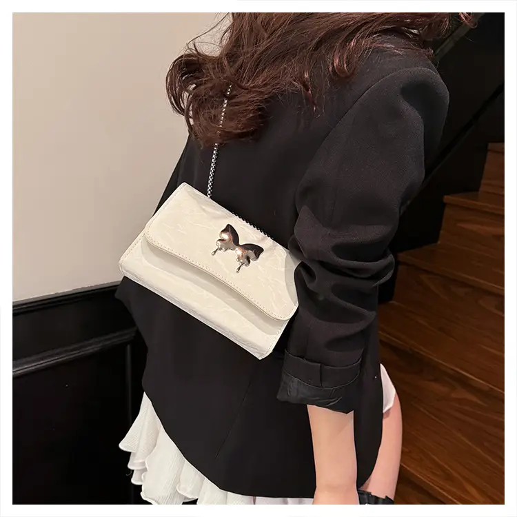 White Butterfly Bow Chain Shoulder Bag for Women — feature 16