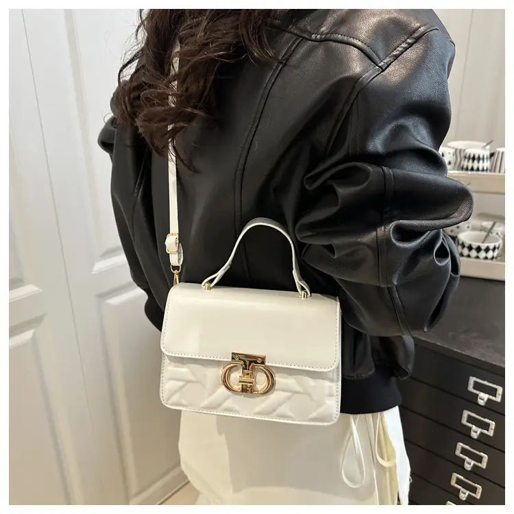 Pink Quilted Women's Crossbody Bag with Gold Clasp — feature 17