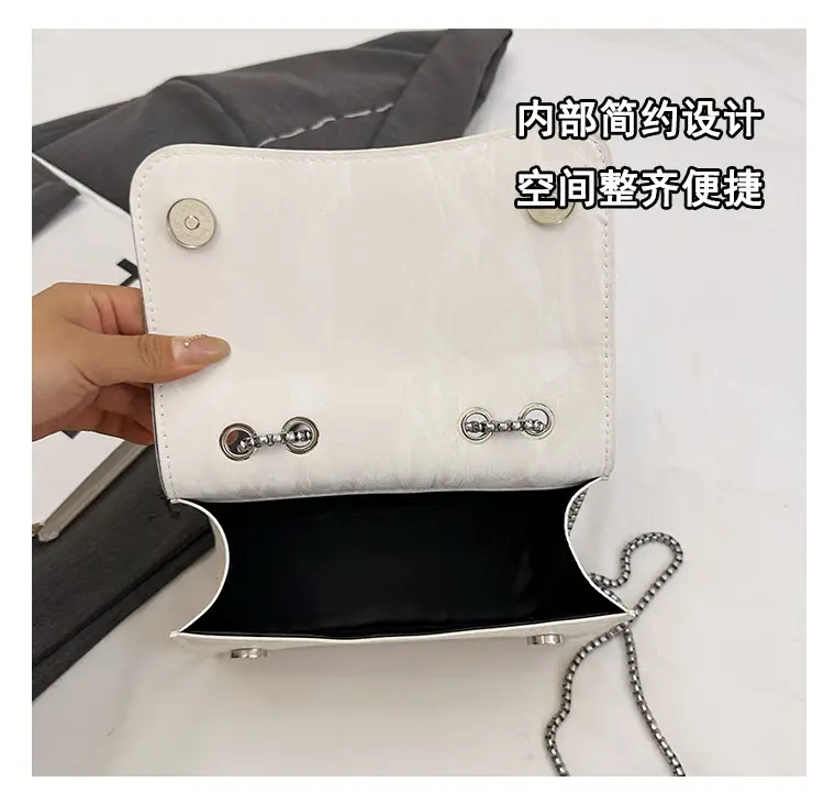 Elegant Butterfly Chain Shoulder Bag for Women — feature 9