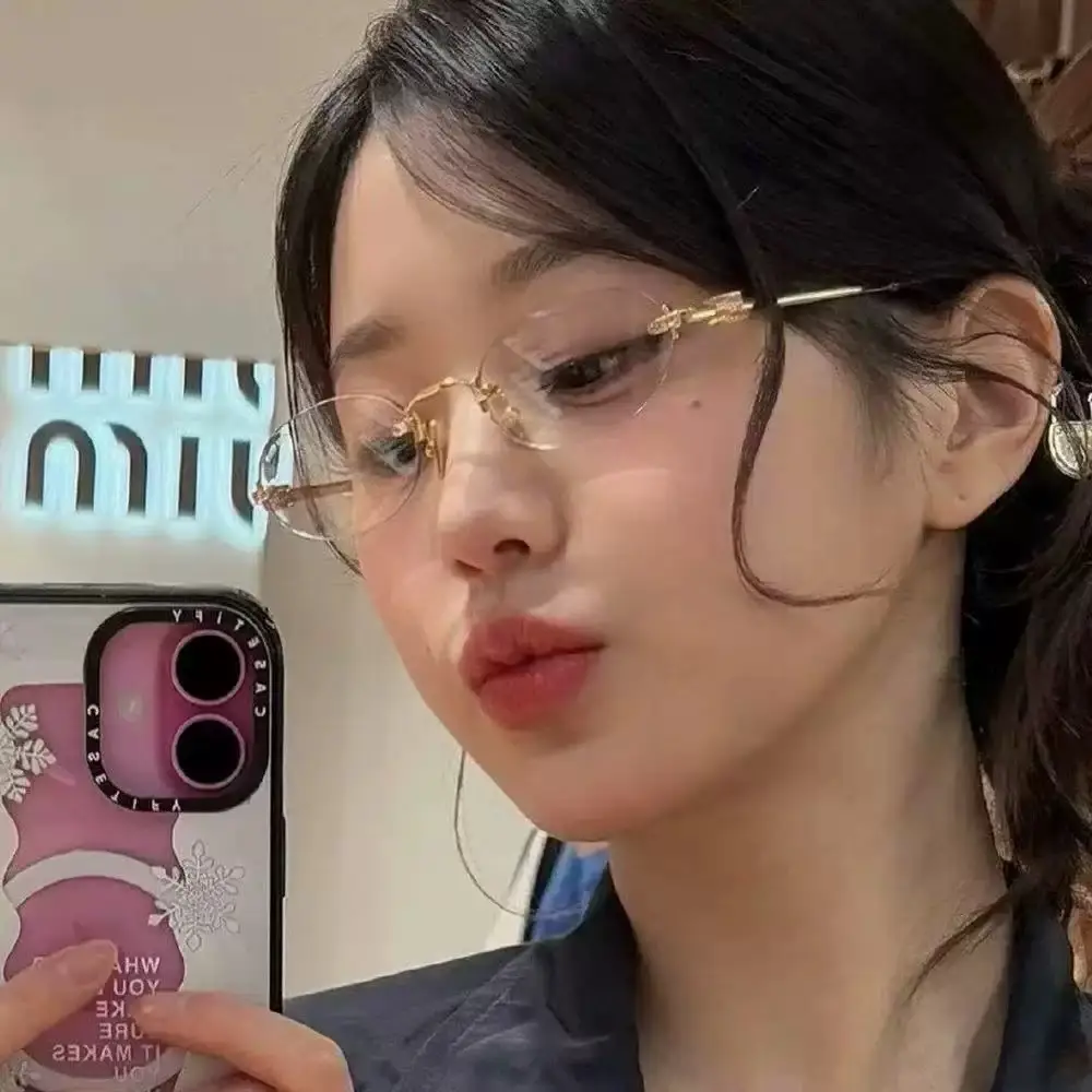 Trendy High-End Frameless Sunglasses for Women - Image 9