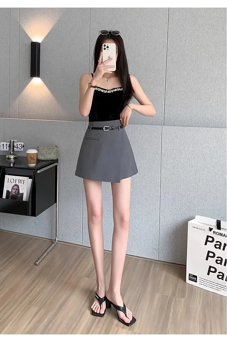 2025 Women's Grey Pleated Belted Shorts Set — feature 25
