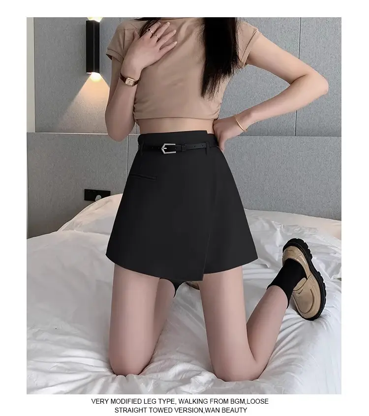 2025 Women's Grey Pleated Belted Shorts Set — feature 40