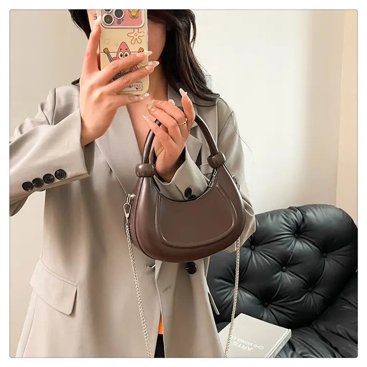 Silver Retro Crossbody Bag Women 2025 — feature 4