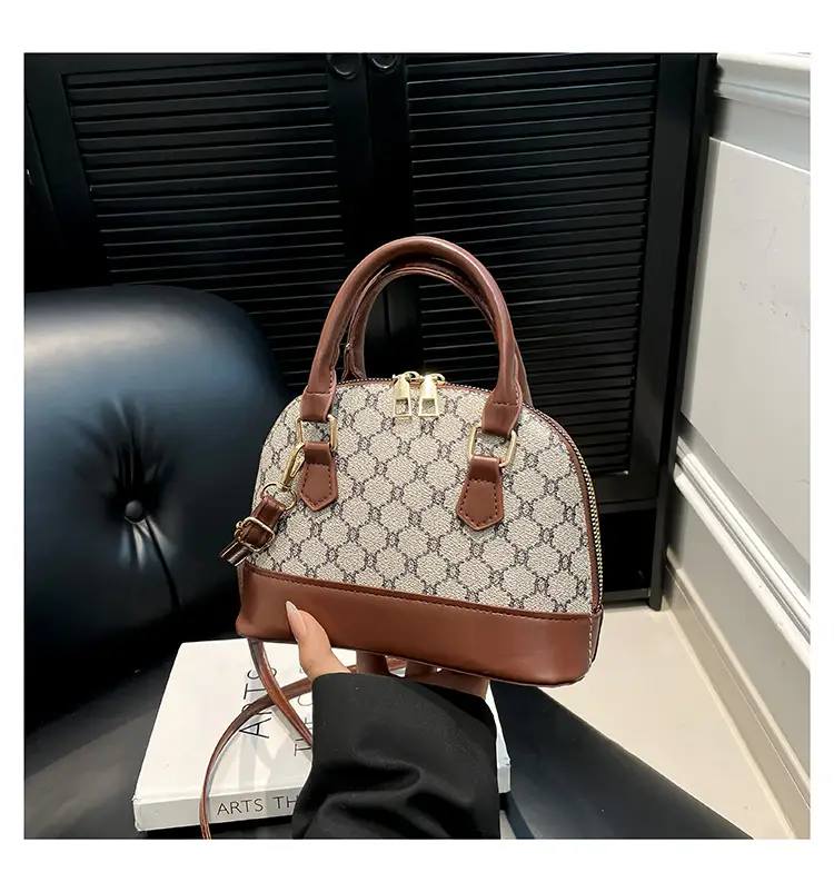 Retro Textured Shoulder Bag Brown Brown Leather 2025 - Image 3