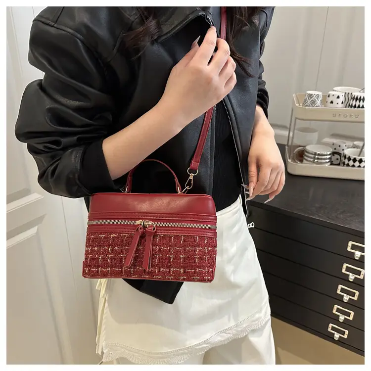 Red Plaid Woolen Crossbody Bag for Women 2025 — feature 10