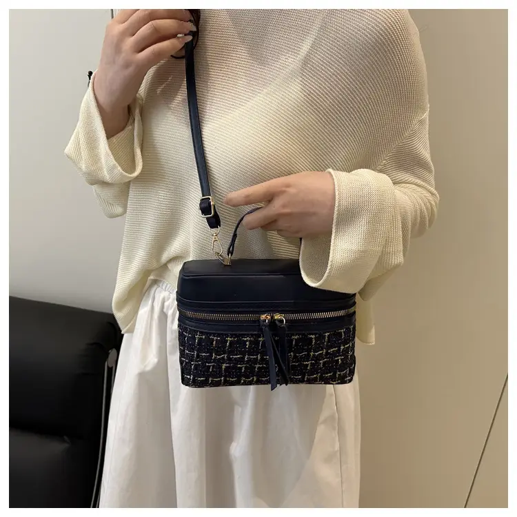 Red Plaid Woolen Crossbody Bag for Women 2025 — feature 16