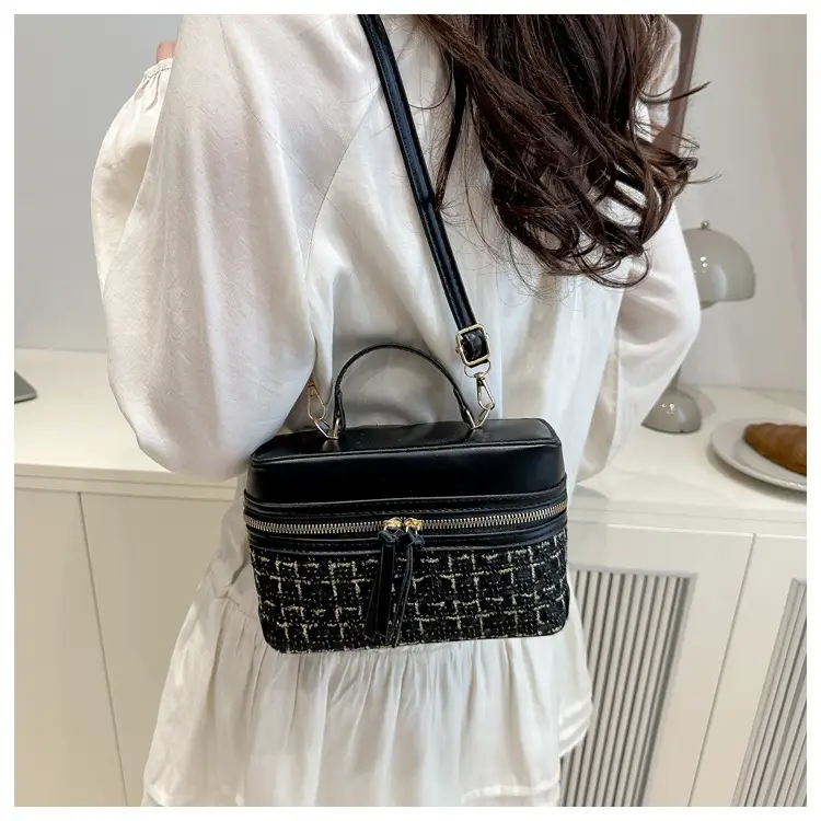 Red Plaid Woolen Crossbody Bag for Women 2025 — feature 19
