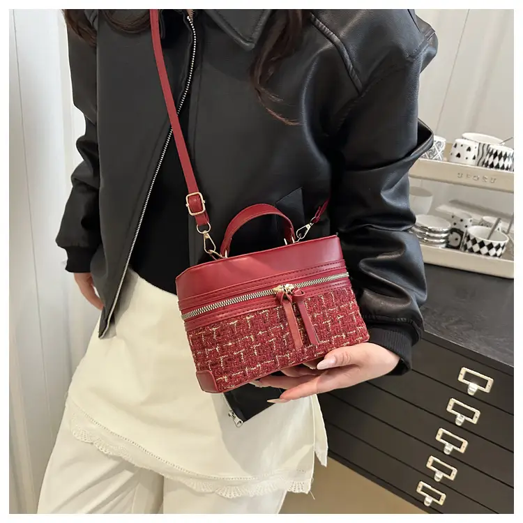 Red Plaid Woolen Crossbody Bag for Women 2025 — feature 9