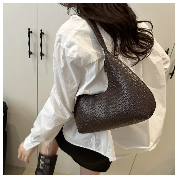 Red Woven Quilted Shoulder Bag for Women — feature 13