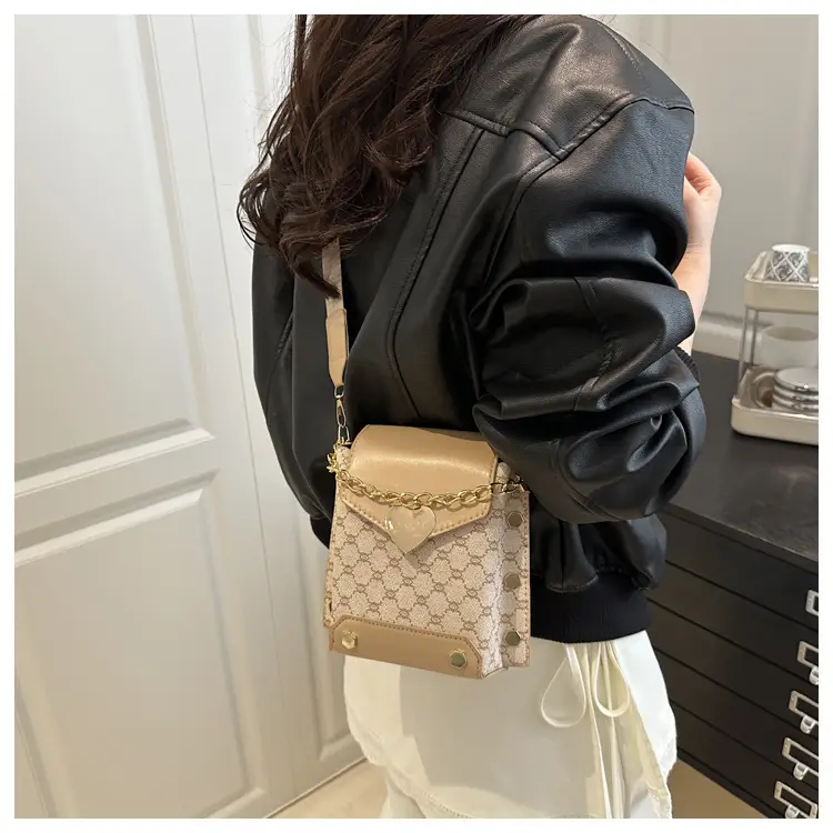 2025 Korean Fashion Crossbody Bag Brown Gold Chain — feature 11