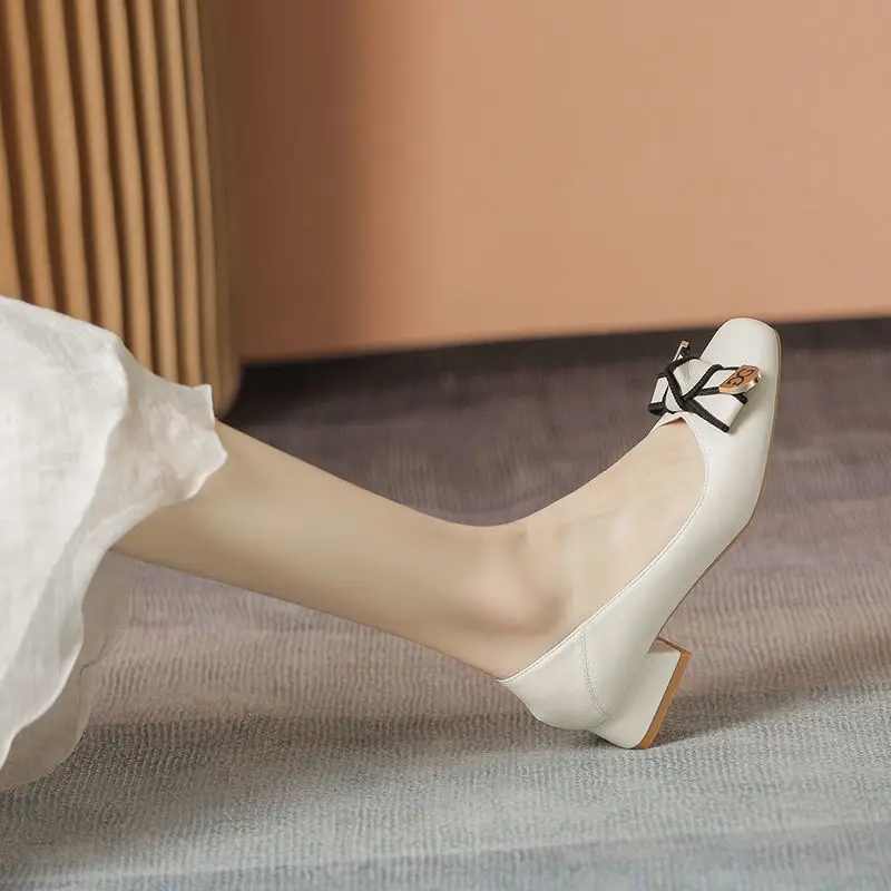 Chanel-Style Women's Shoes 2026 New French Mid-Heel Shallow Fashion Mom Shoes Fairy Shoes Slip-On Leather Shoes for Women - Image 2
