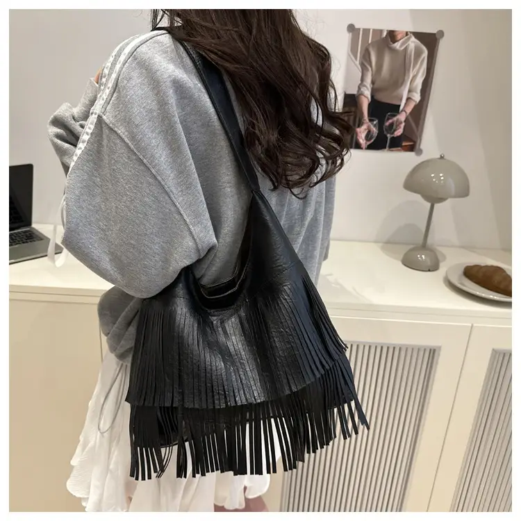 Korean Style Tassel Shoulder Bag for Women Large Capacity — feature 19