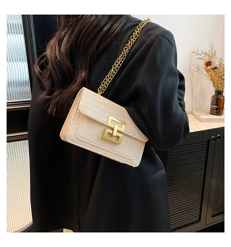 Trendy White Chain Shoulder Bag for Women — feature 11