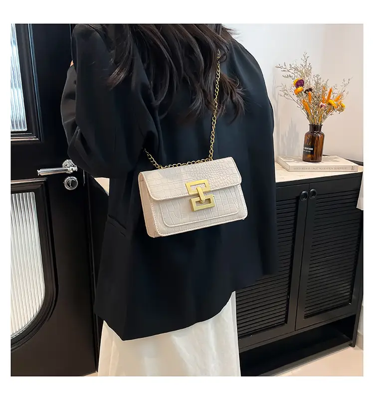 Trendy White Chain Shoulder Bag for Women — feature 13