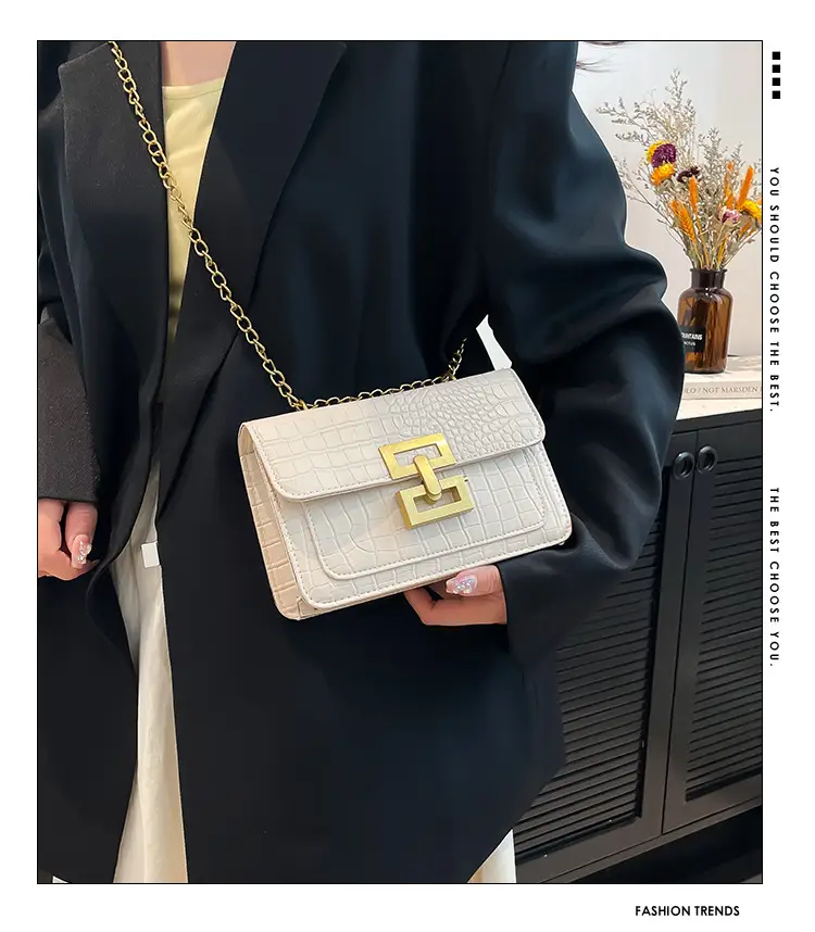 Trendy White Chain Shoulder Bag for Women — feature 2