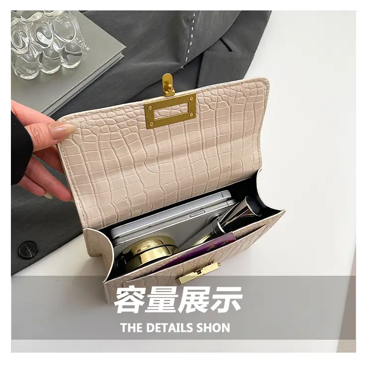 Trendy White Chain Shoulder Bag for Women — feature 8