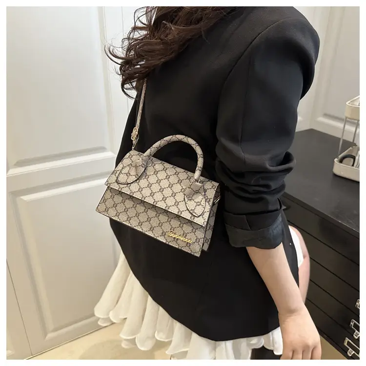 Retro Simple Shoulder Bag Women 2025 New Fashion Elegant Crossbody — feature 12