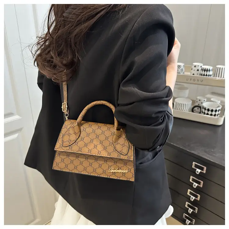 Retro Simple Shoulder Bag Women 2025 New Fashion Elegant Crossbody — feature 13