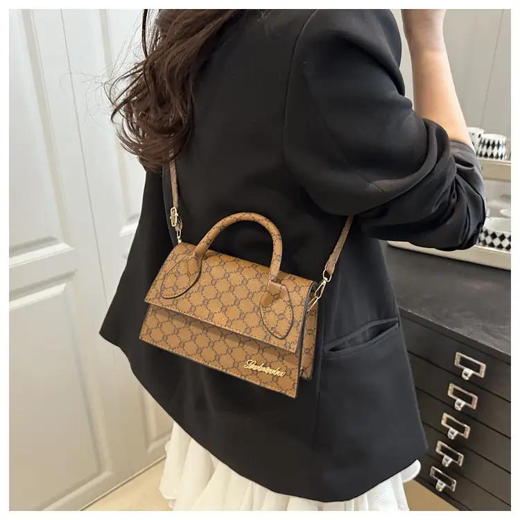 Retro Simple Shoulder Bag Women 2025 New Fashion Elegant Crossbody — feature 14
