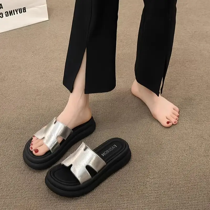Thick-soled slipper women's summer outer wear 2025 new style with skirt French casual excrement feeling beach sandals - Image 4