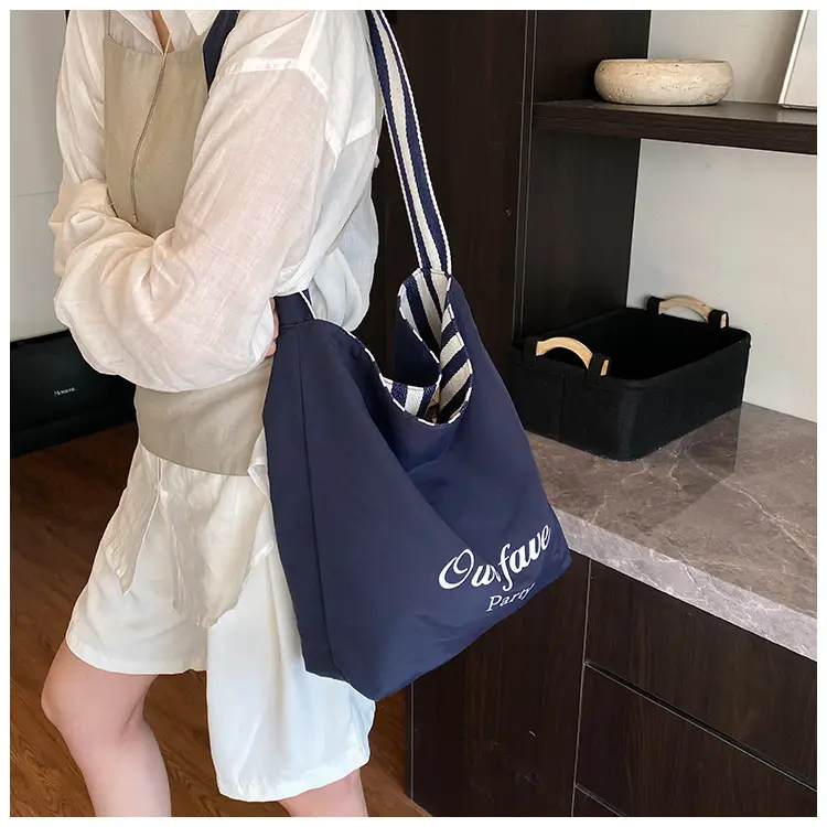 Women Striped Canvas Shoulder Bag 2024 New Commute Lightweight Tote — feature 6