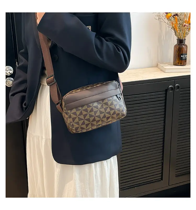 Trending Crossbody Bag with Shark Design, Waterproof, Lightweight, Large Capacity — feature 19