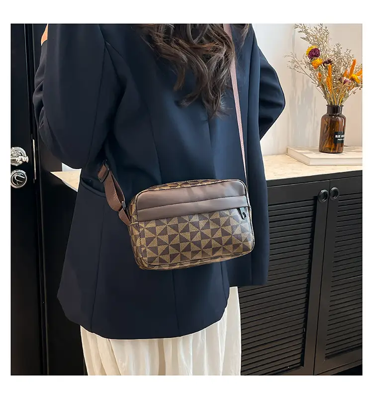 Trending Crossbody Bag with Shark Design, Waterproof, Lightweight, Large Capacity — feature 20