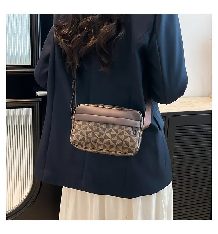 Trending Crossbody Bag with Shark Design, Waterproof, Lightweight, Large Capacity — feature 21