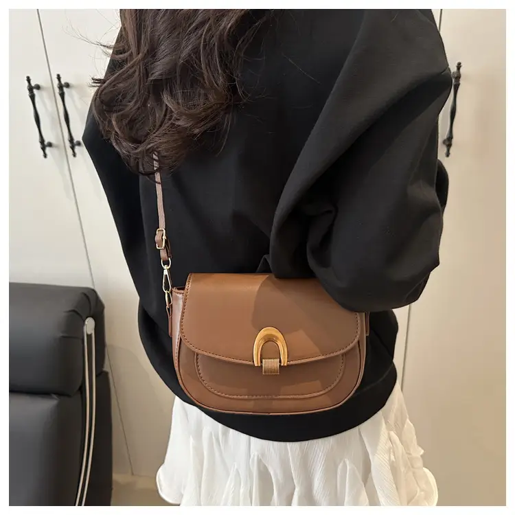 Retro Women's Crossbody Bag 2025 New Commuter Style — feature 13